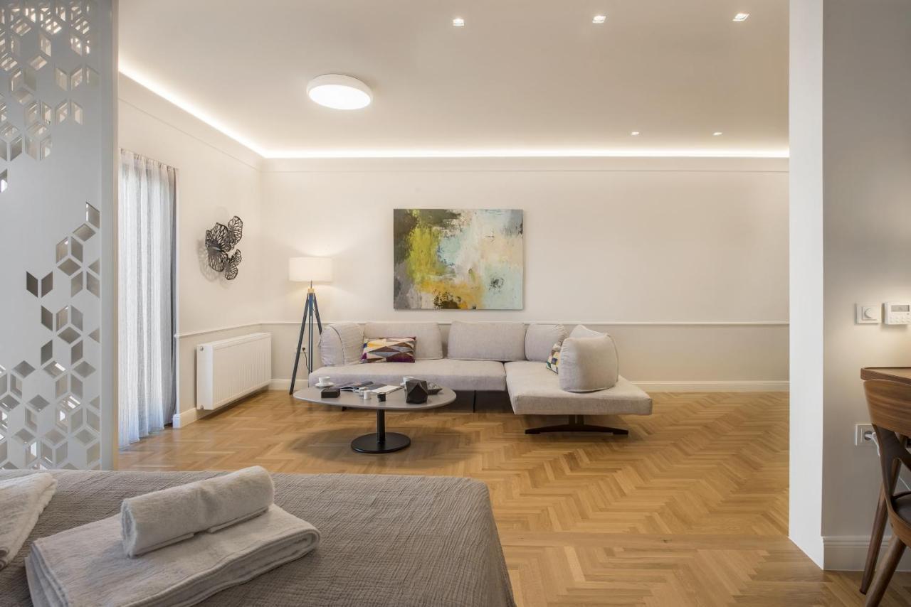 Chic Central Athens Apartment At Mavilli Sq. Bagian luar foto