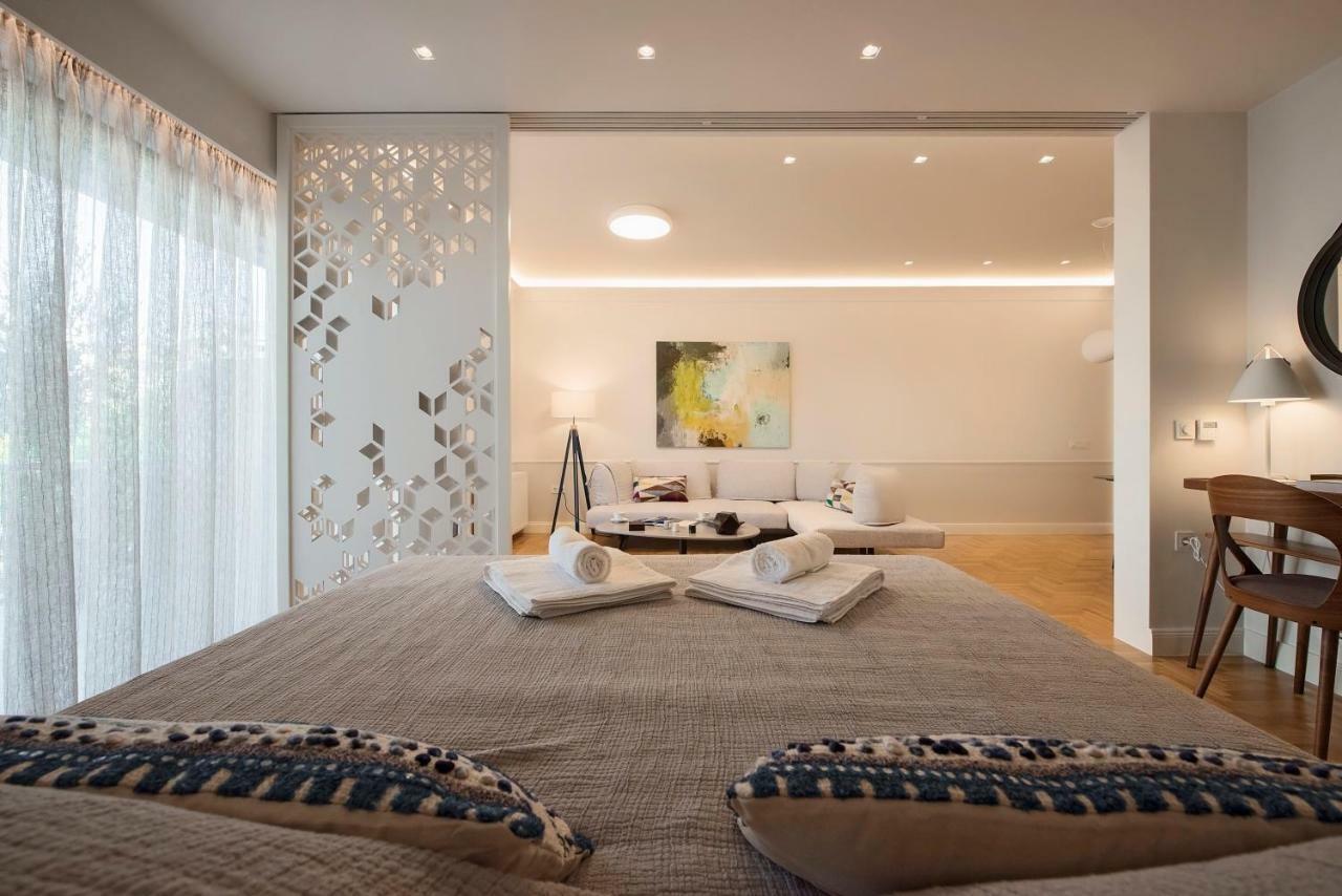 Chic Central Athens Apartment At Mavilli Sq. Bagian luar foto